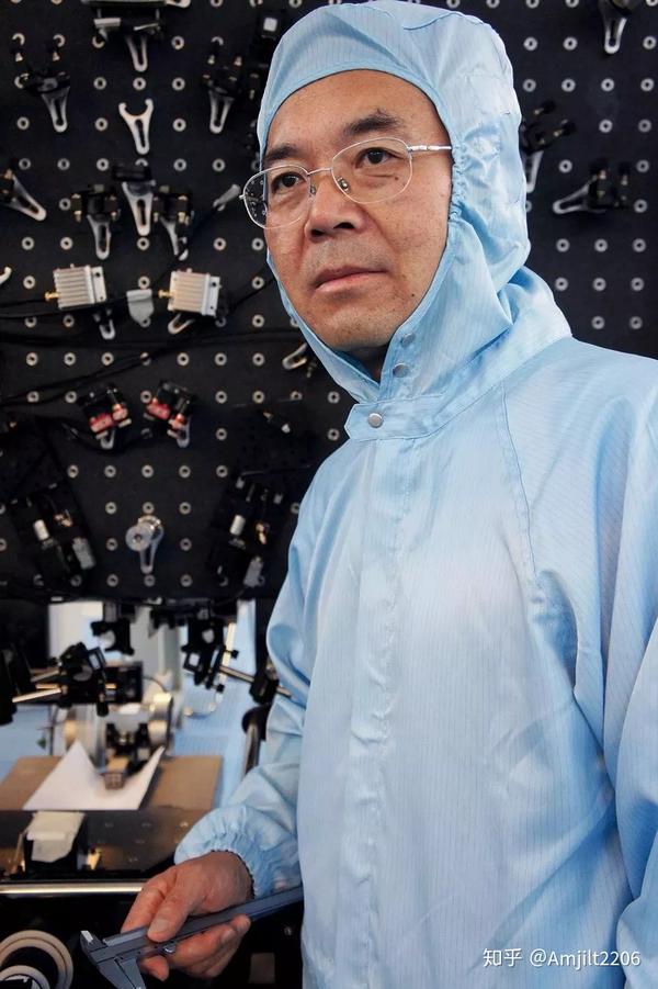 中国科学院长春光机所光学家巴音贺希格教授.