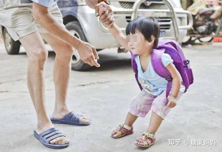 拐走孩子只需幾塊糖果人販子容易盯上的娃往往有這些特點