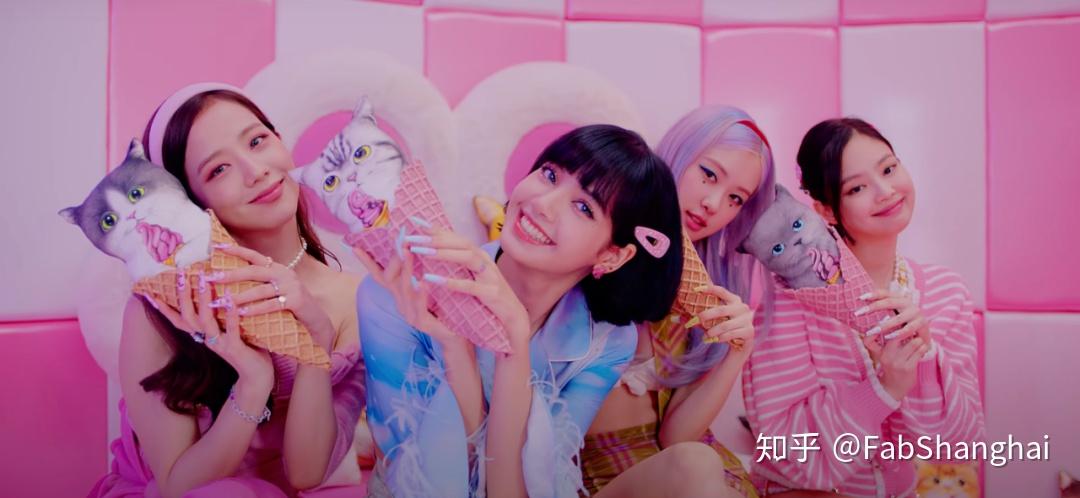连麦"合作推出的ice cream,blackpink又摇身一变,褪去y2k风的酷炫未来