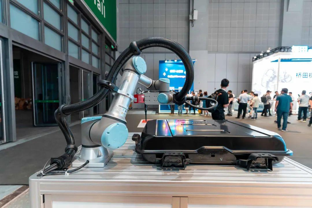 150 nm大扭矩,易如反掌软件强大:优傲软件内置稳定模式,能够增大机器