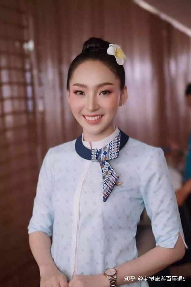 老航新制服亮相这样的空姐范你喜欢吗