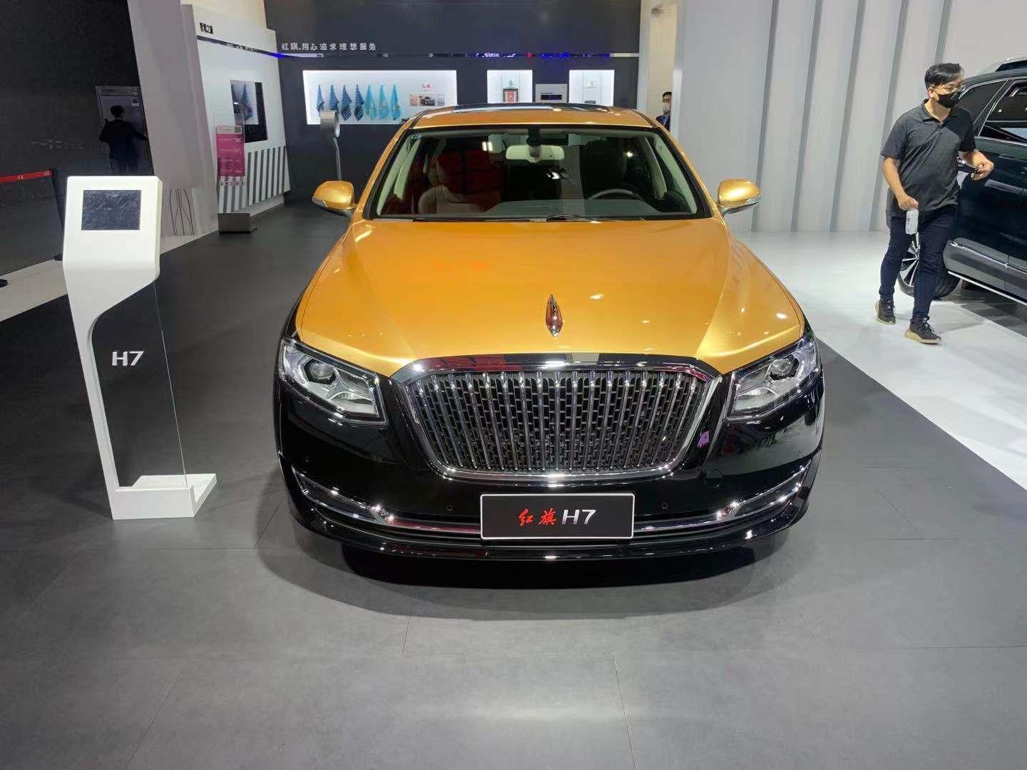 2020年广州车展红旗h7双色车身非常有奢华气场后轮驱动