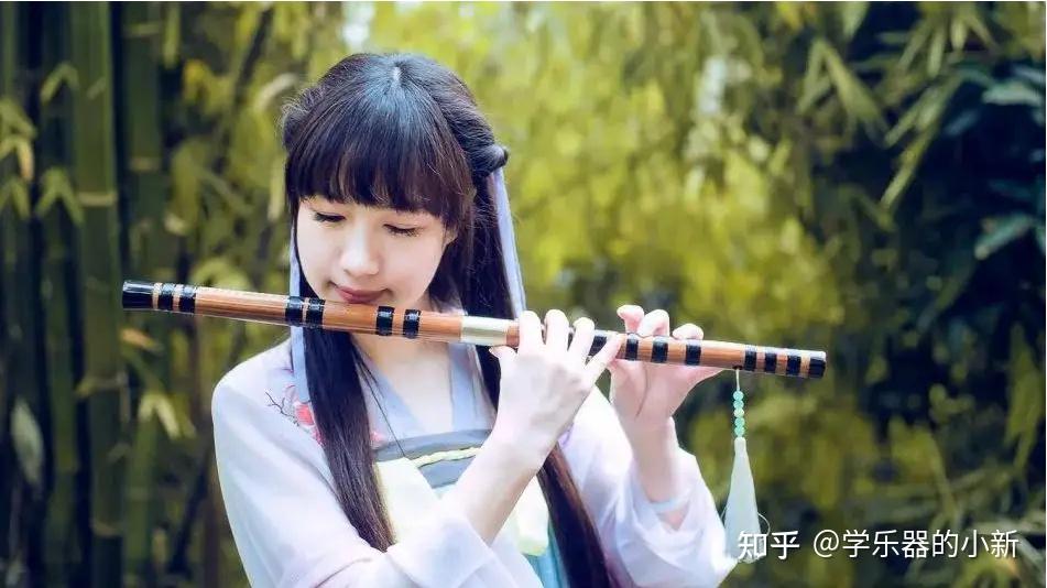 整个过程,可以在网上多看看别人吹笛子的时候,重点关注嘴型.