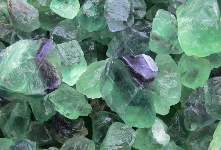 魔油夫人聊矿石005萤石丨皇家御用夜明珠