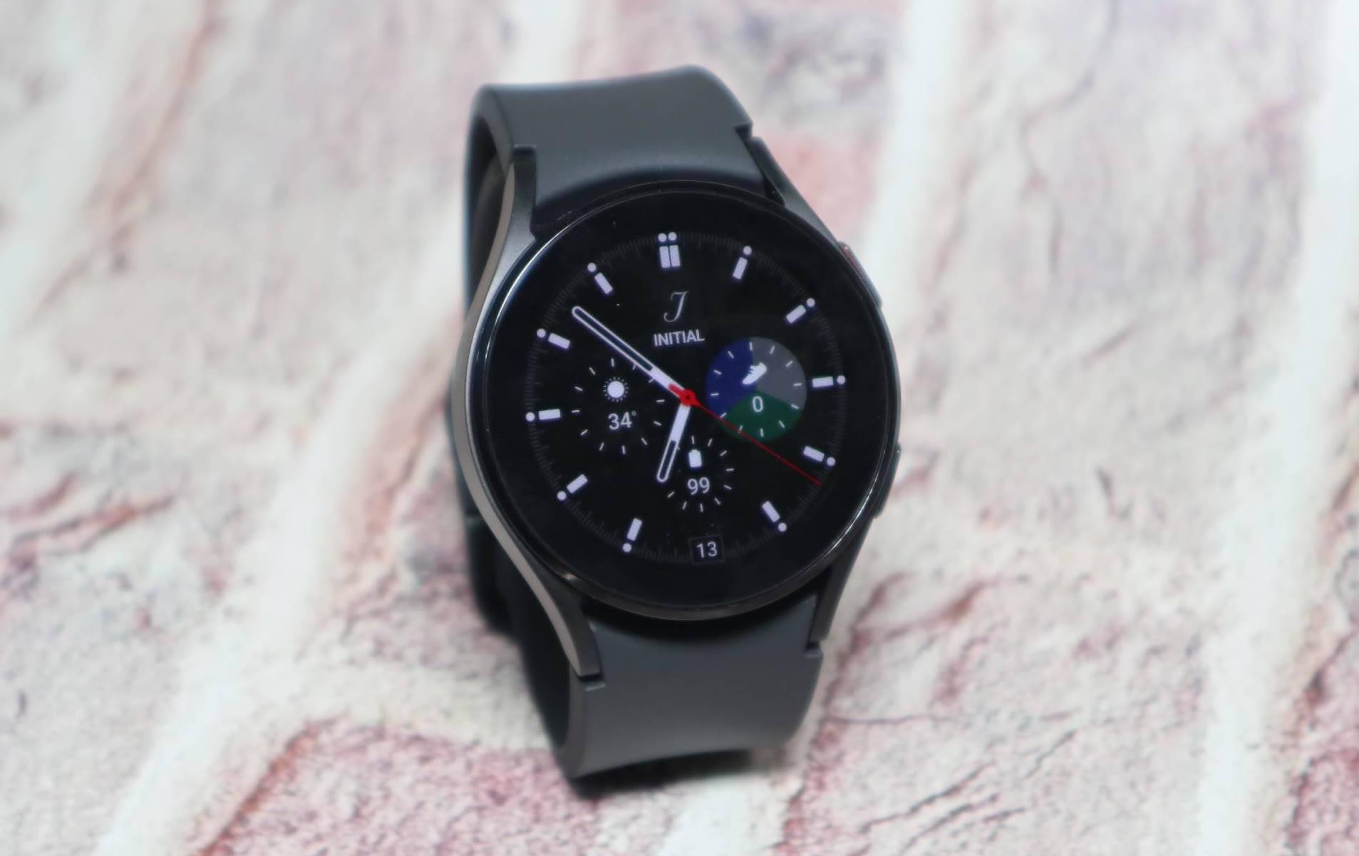 開箱三星最新推出的 galaxy watch4系列智能手錶,搭配了全新操作系統