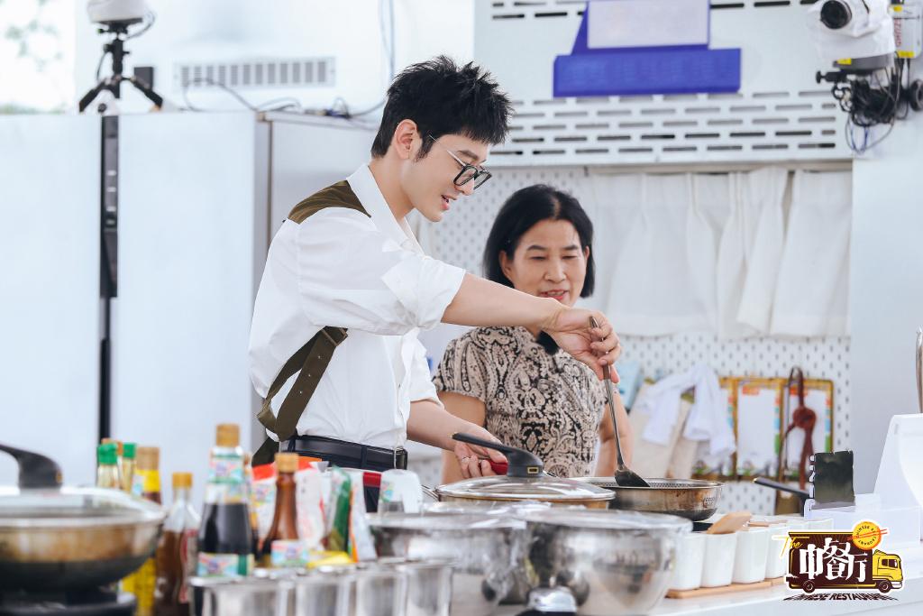 湖南卫视中餐厅综艺节目植入广告湖南卫视广告价格