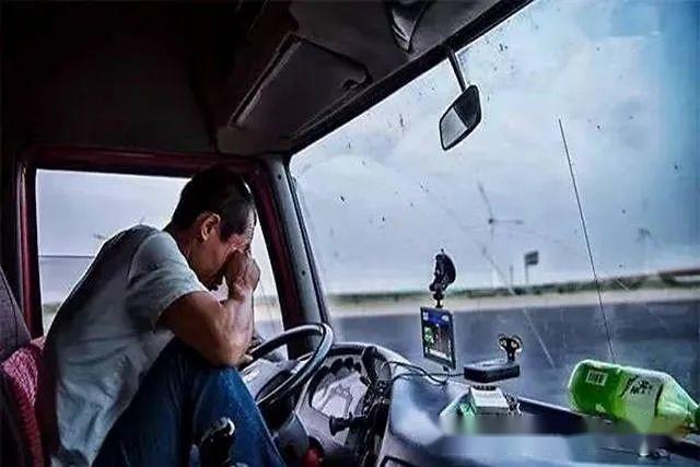 在接下来的检查中发现,老王不仅打呼噜特别响,还有肥胖,2型糖尿病,高