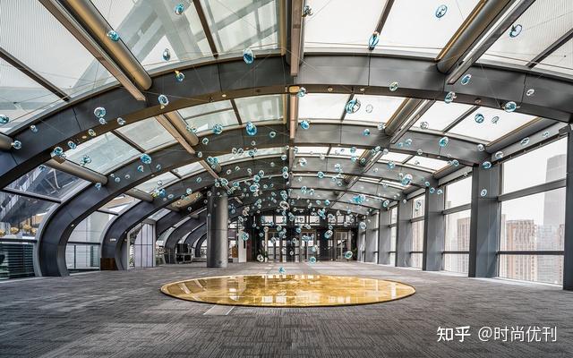 北京怡亨酒店开启十周年庆典盛启承露无际卢征远艺术项目