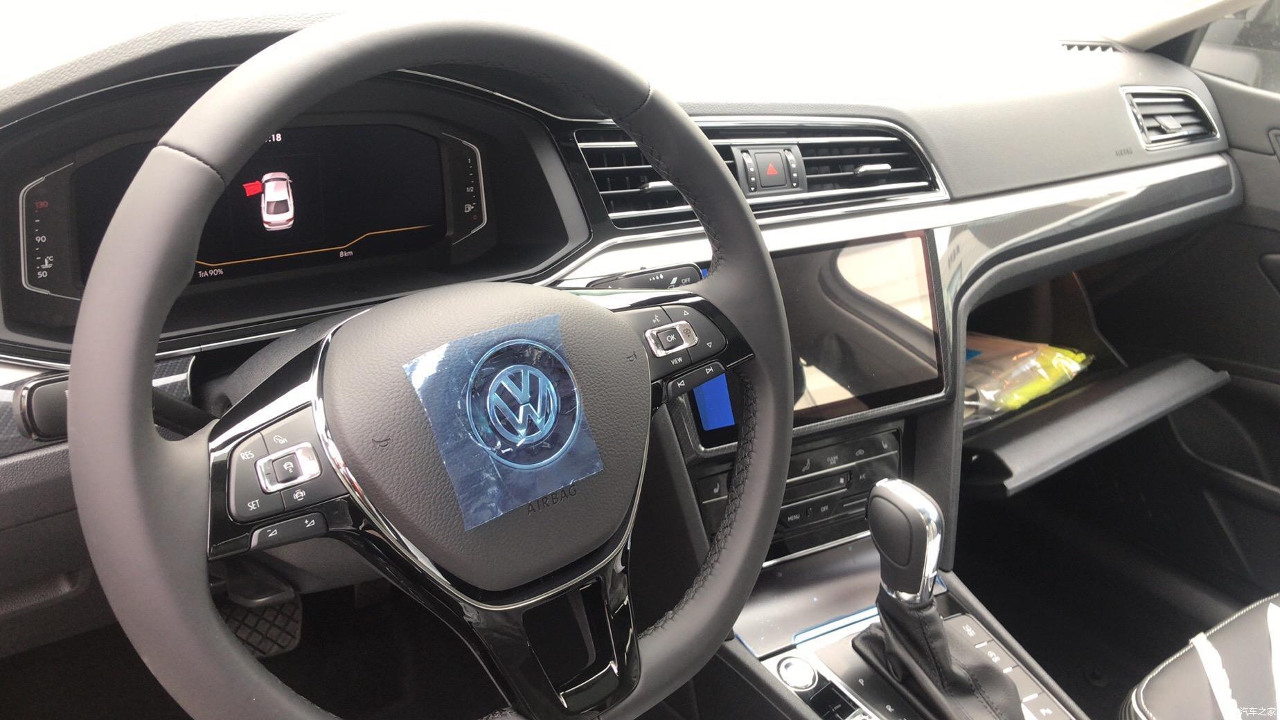 2021款大众凌渡到店实拍新增黑化魅影套装