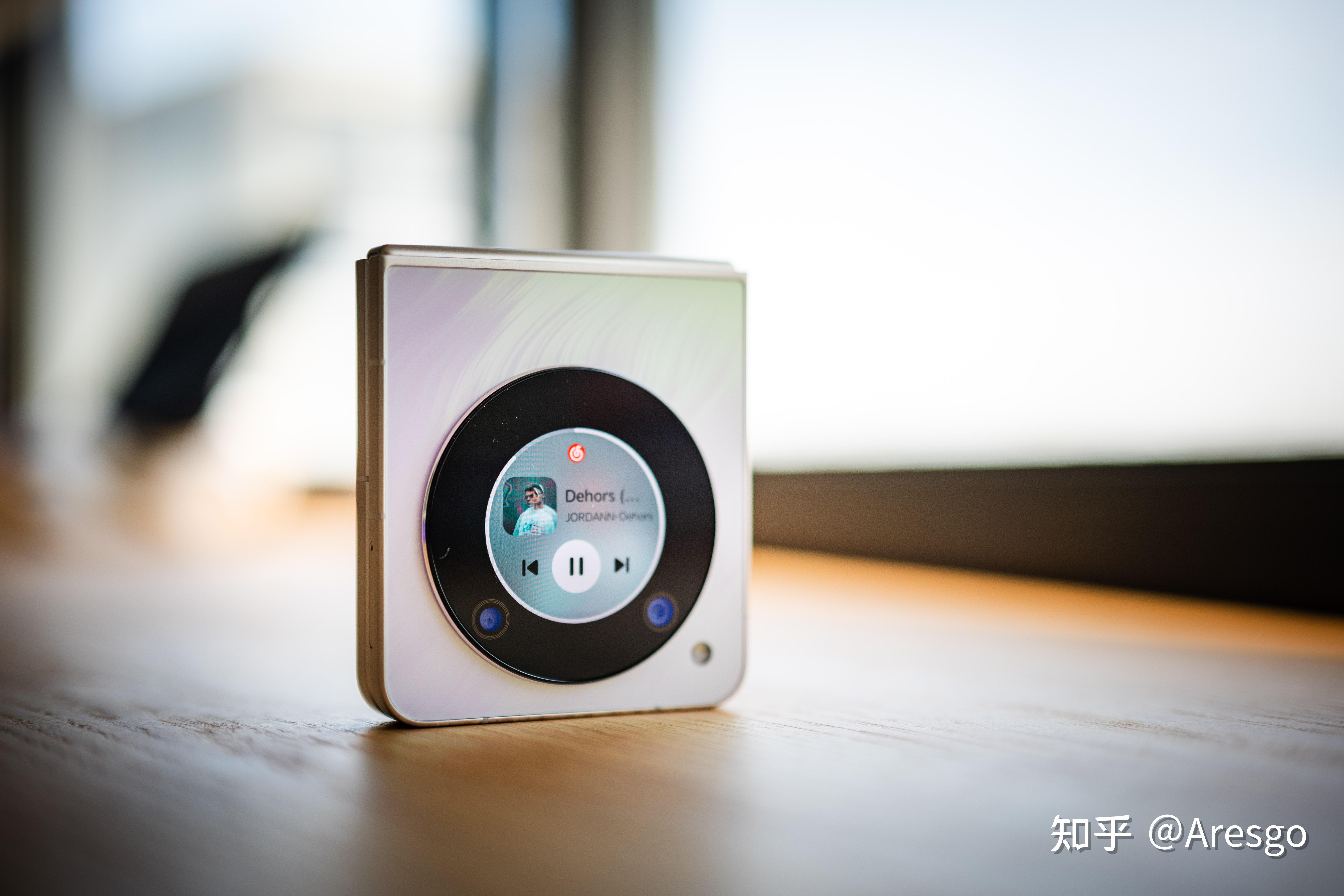 不到3000元,既要折叠屏又要ai智能——努比亚 flip手机全面体验