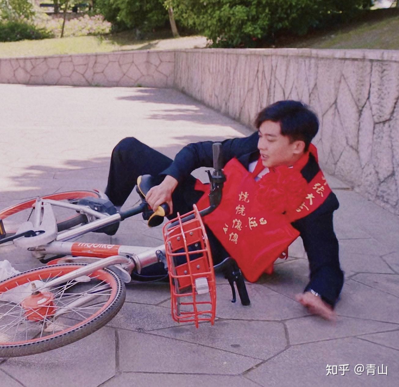 爱情公寓张伟大力情头