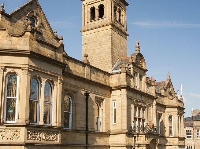 埃克塞特大学又名埃克斯特大学,是一所位于英国西南部的英国顶尖,世界