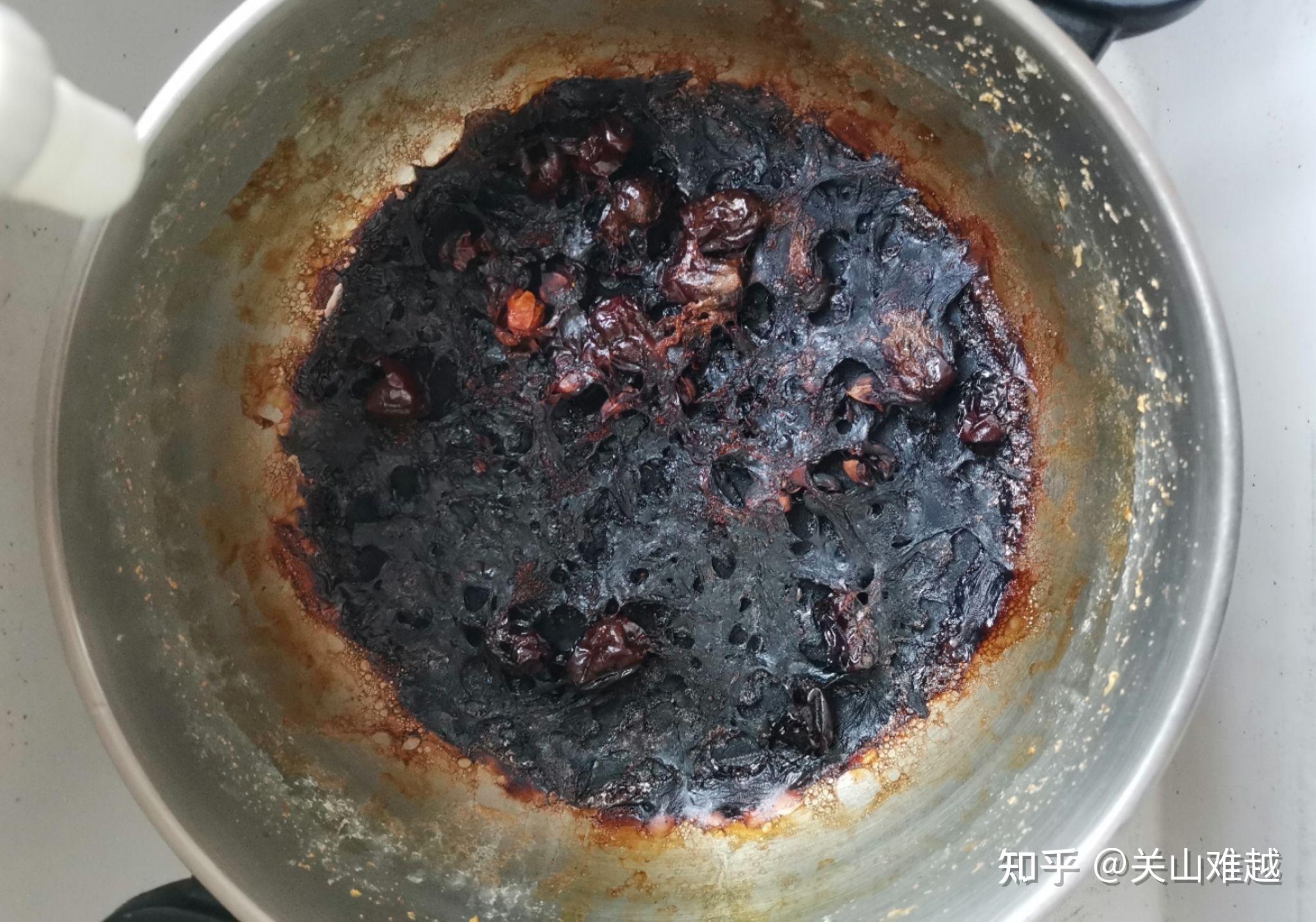 锅底烧糊了怎么办怎么去掉那些黑色的东西