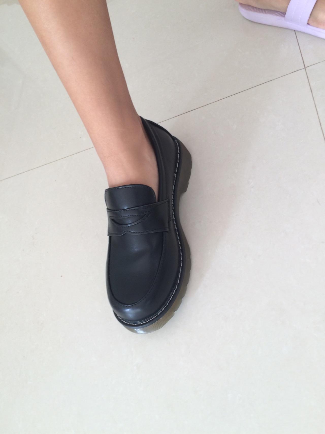 打底袜子搭配什么鞋 v2-118ee04e7498baa944e31bcb6eb181b2_r.jpg