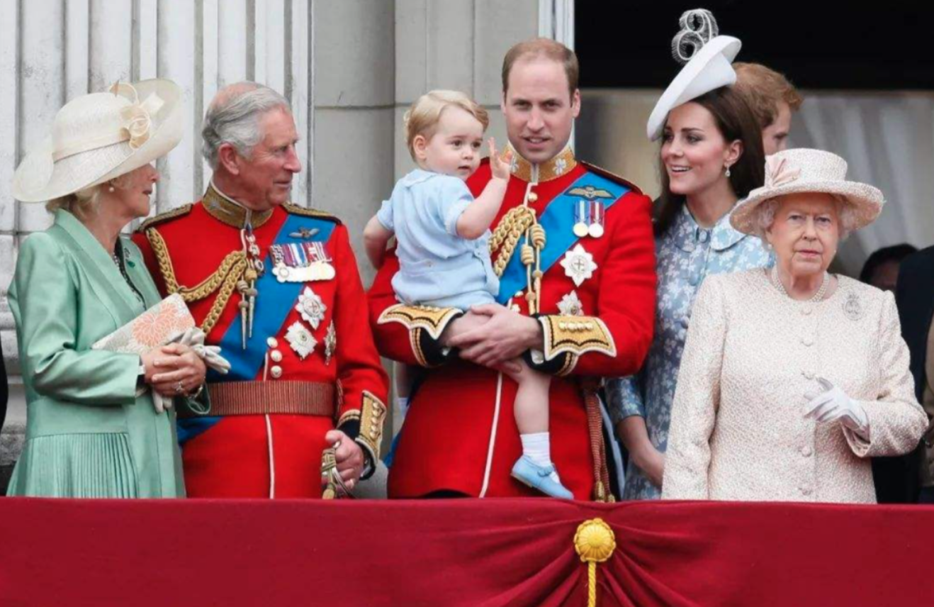 英国女王真的没有护照各国皇室怎样出行