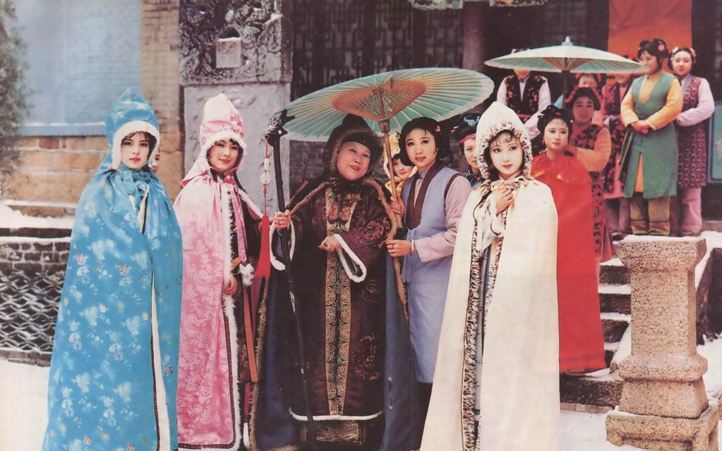 央视版《红楼梦》芦雪庵赏雪《新红楼梦》芦雪广《新红楼梦》芦雪广