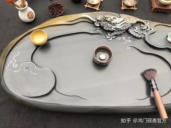 两款歙砚石雕刻成的茶盘来给大家做介绍