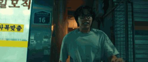 《鼠惑》全员恶人,网飞19禁悬疑追凶剧