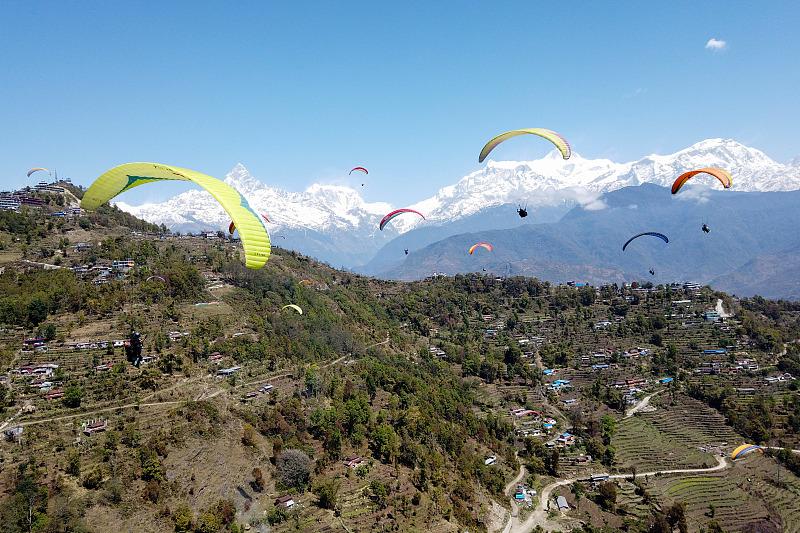 去尼泊尔不仅仅是拍照那么简单,还有更刺激的博卡拉滑翔伞