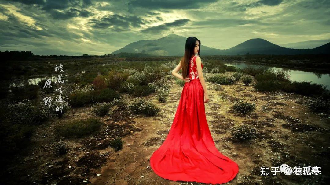 每一首都以"塞下秋来"作为首句,欧阳修曾经说这组词可谓"穷塞主之词"