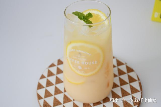 喜欢酸味浓一点的可以多加点柠檬汁,随自己口味调整~刚才买水果,问