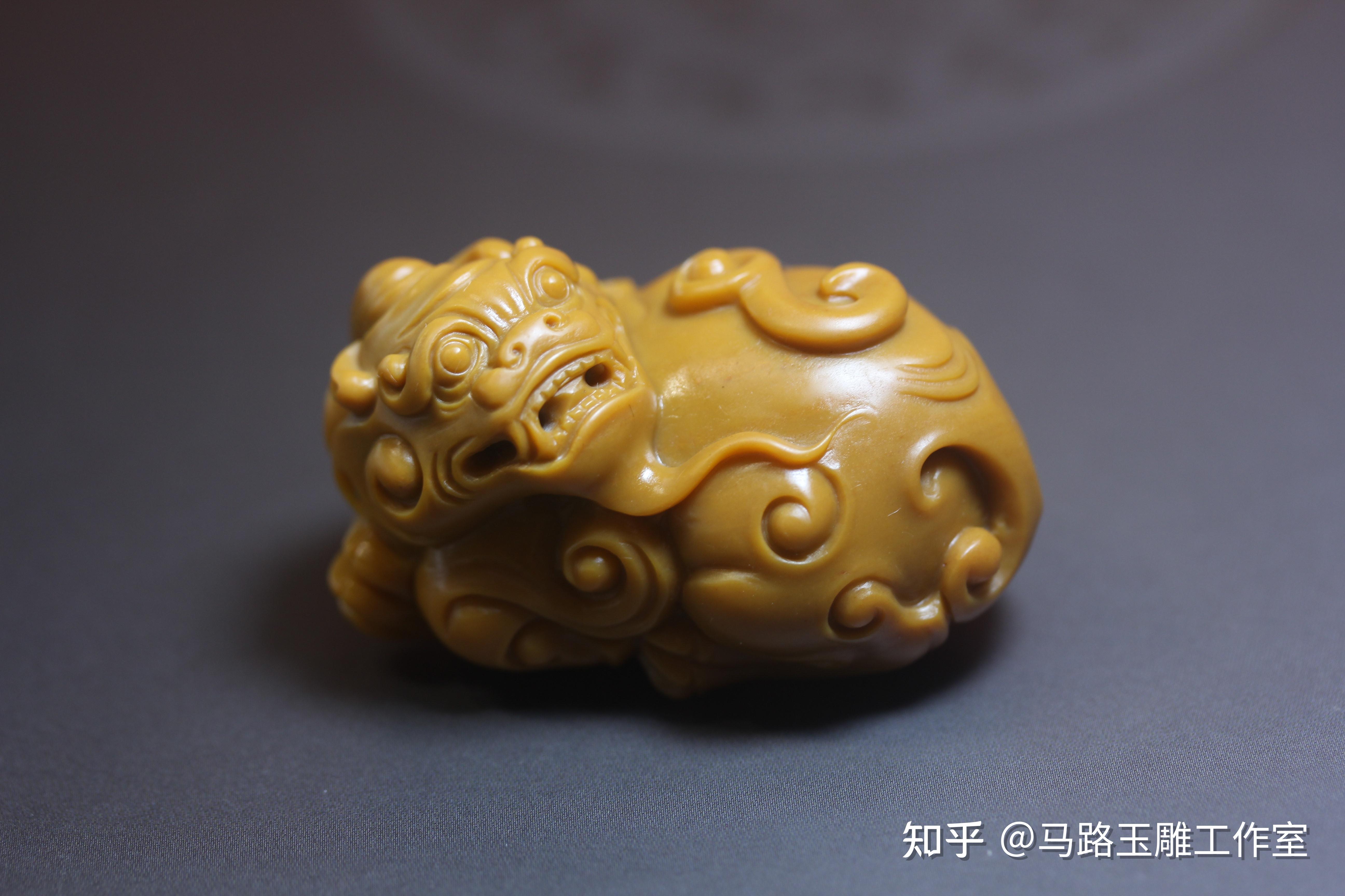 天然黄蜡石黄龙玉貔貅招财辟邪玉雕