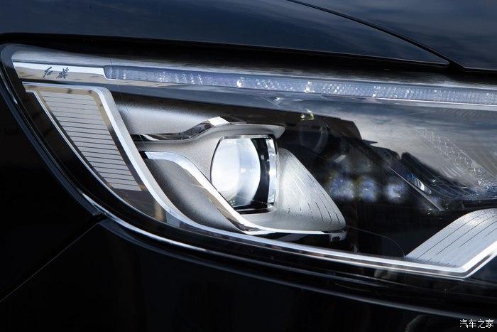 hs5的大灯也很漂亮,看着也高级,采用远近光一体的l