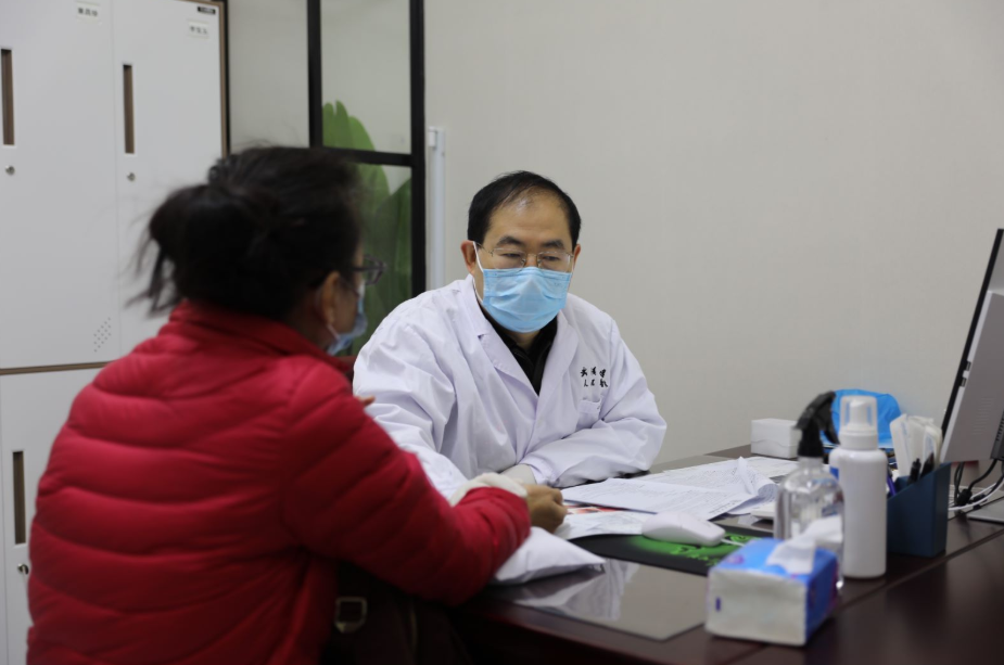 湖北中医大师涂晋文,姜惠中,张介眉,谭异伦等一号难求的中医名家,临诊