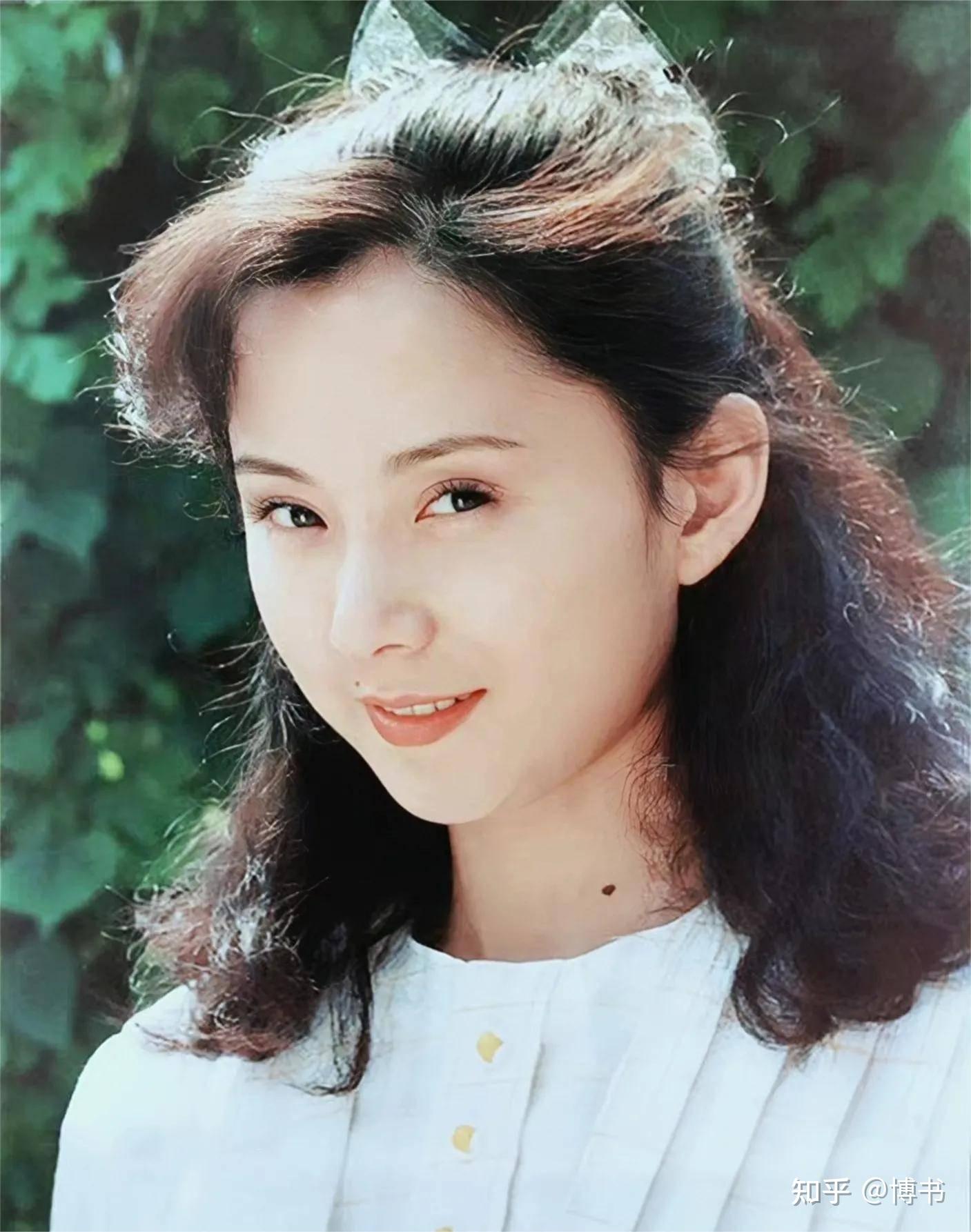 安雯:红楼梦晴雯扮演者,被丈夫宠爱23年,晚年砸锅卖铁无家可归 - 知乎