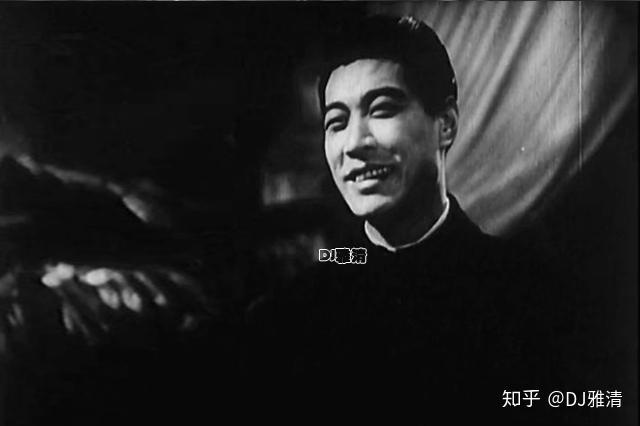 董霖登上银幕的时间是在1944年.