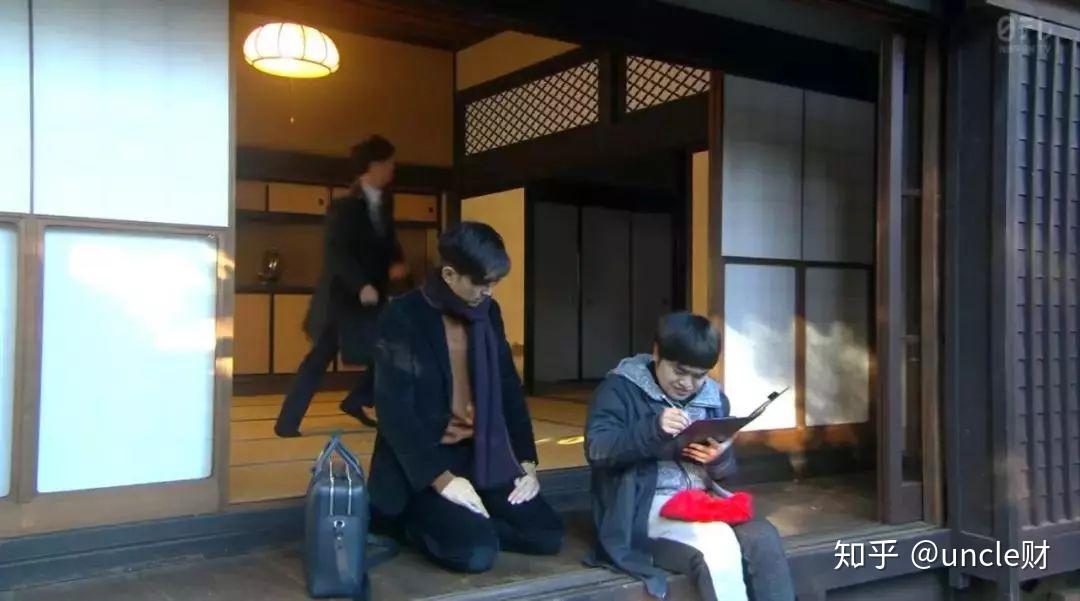 一部电影告诉你如何轻松卖房后院就是墓地的那种