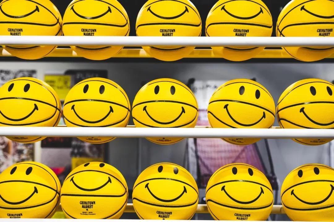 直至1990年,franklin已经授权全球不同国家的70多个品牌使用笑脸标.