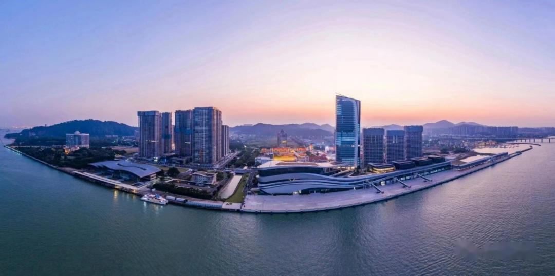 南沙湾富人时代来临领南星河荣誉背山靠海顶级配套主推97128㎡