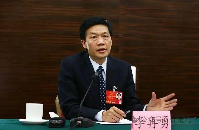 公开娶"小老婆"的常务副市长