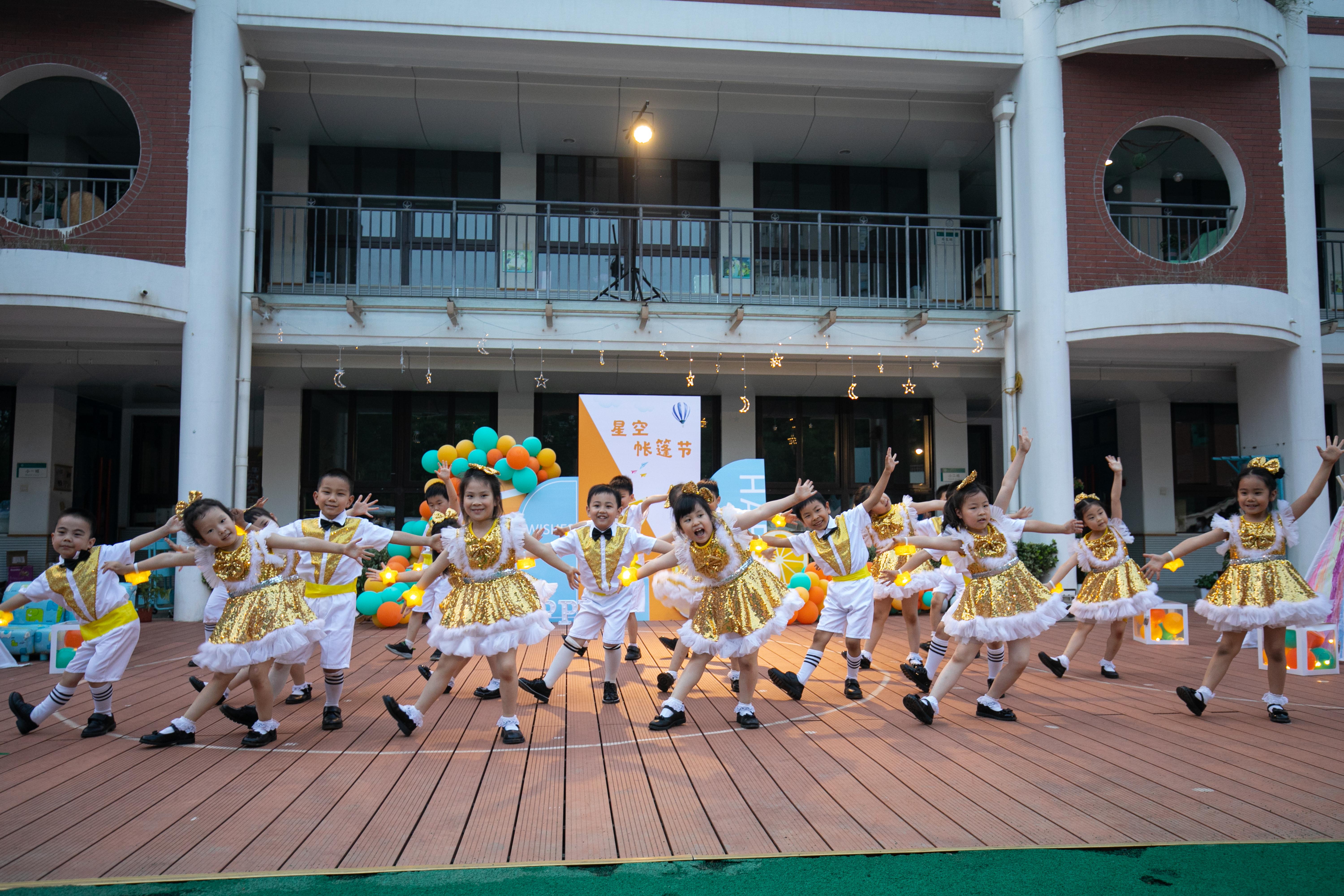 勇敢独立夜星空狂欢会南京市南外附属幼儿园成功举办帐篷节主题活动