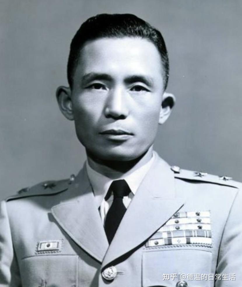 1979年,韩国总统朴正熙在聚餐时胸口中枪,当场身亡!凶手如何了?