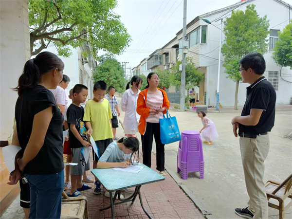 襄州區黃集鎮中心學校：家訪宣傳“防溺水” 暑期安全“不放假”