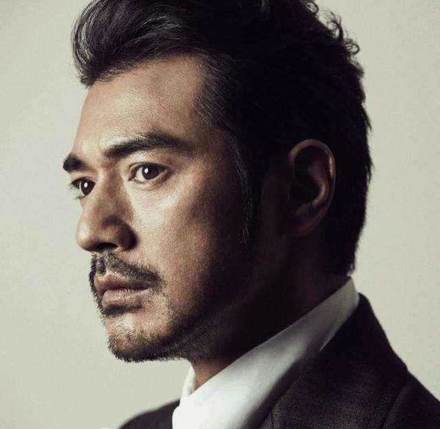 亚洲男性留鬓角帅出新高度