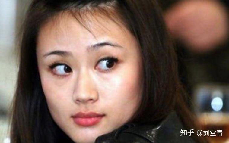 因为李安琪上了国内蛮多综艺了,这个毛病其实很早就有.