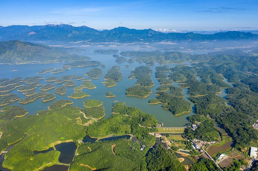 生態建設展新姿 林國強 攝廣東開平市大沙河水庫,大小島嶼152個錯落