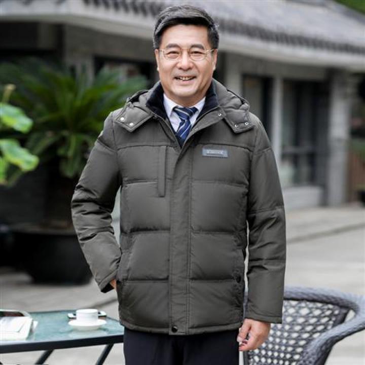 想给我爹买件羽绒服有什么推荐吗?