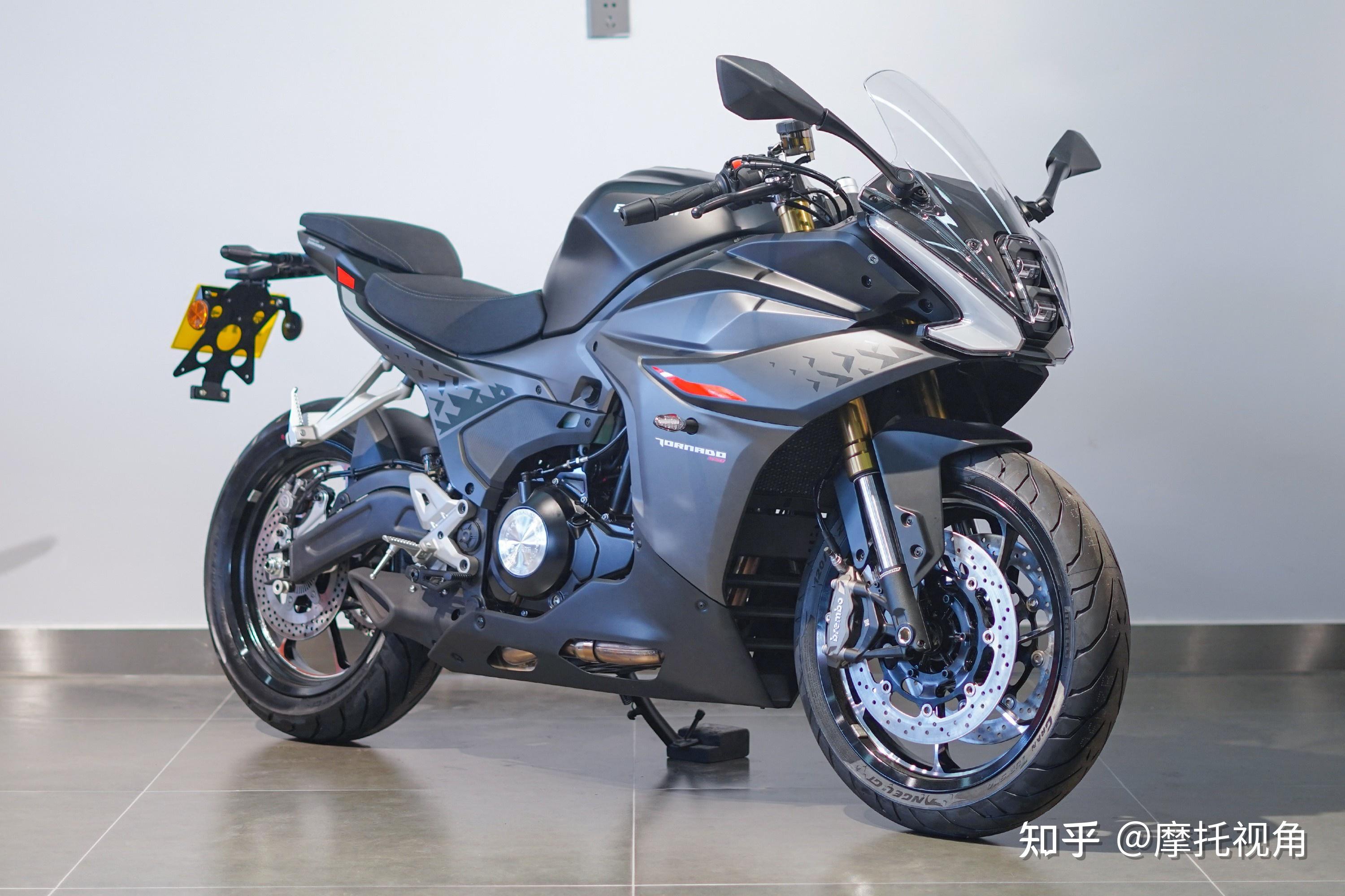 贝纳利摩展新车!幼狮550和bobber400即将亮相,还有准公升级街车