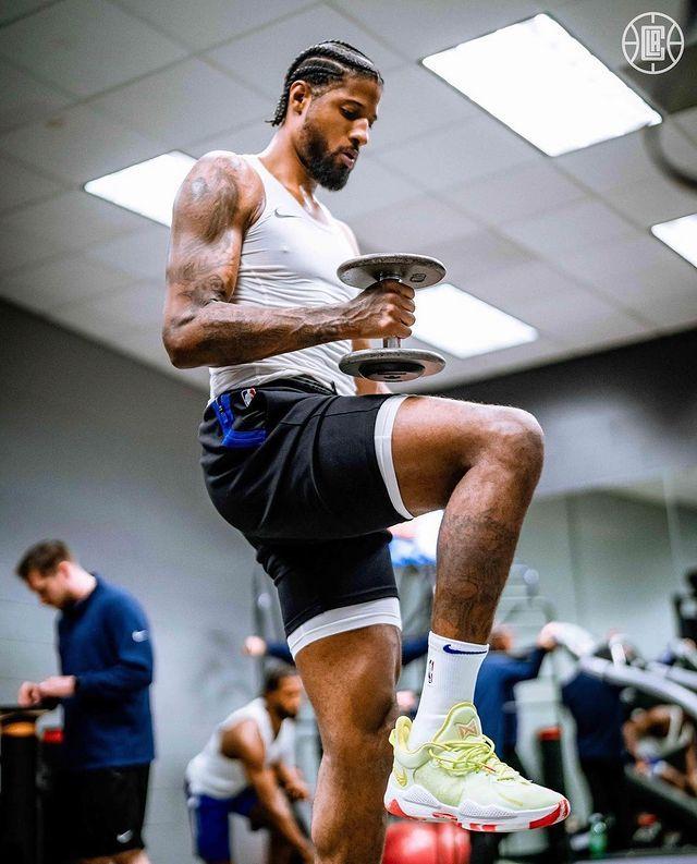 那天英语考试忘了丝滑怎么写,于是我写了"paul george"#保罗乔治精美