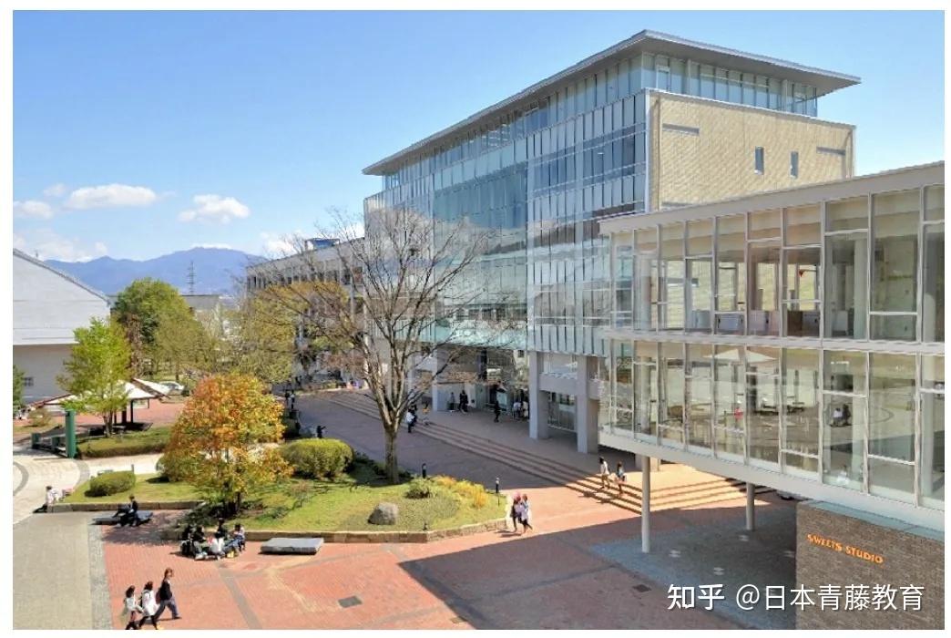 01山梨学院大学(山梨县)