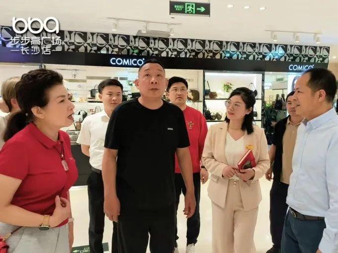 据《联商网》消息,3月28日晚间,于东来率胖东来高管团队与步步高董事