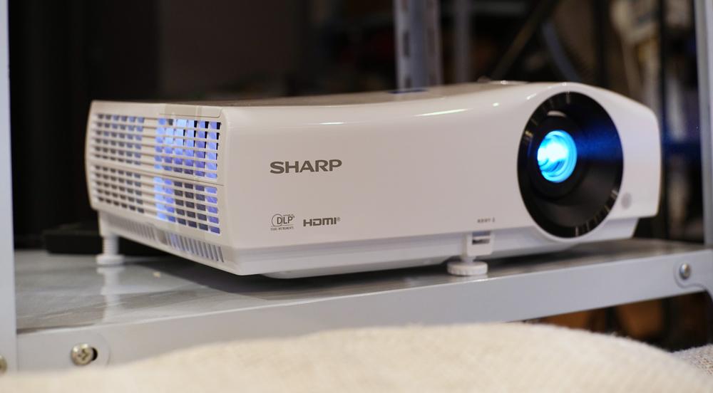 为什么爱看电影的人更喜欢夏普投影机 夏普4k机xv Qz430a试用 知乎