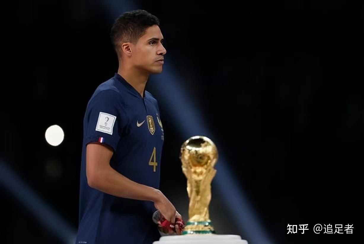 加勒比海的学霸不到30岁的瓦拉内宣布退出法国队