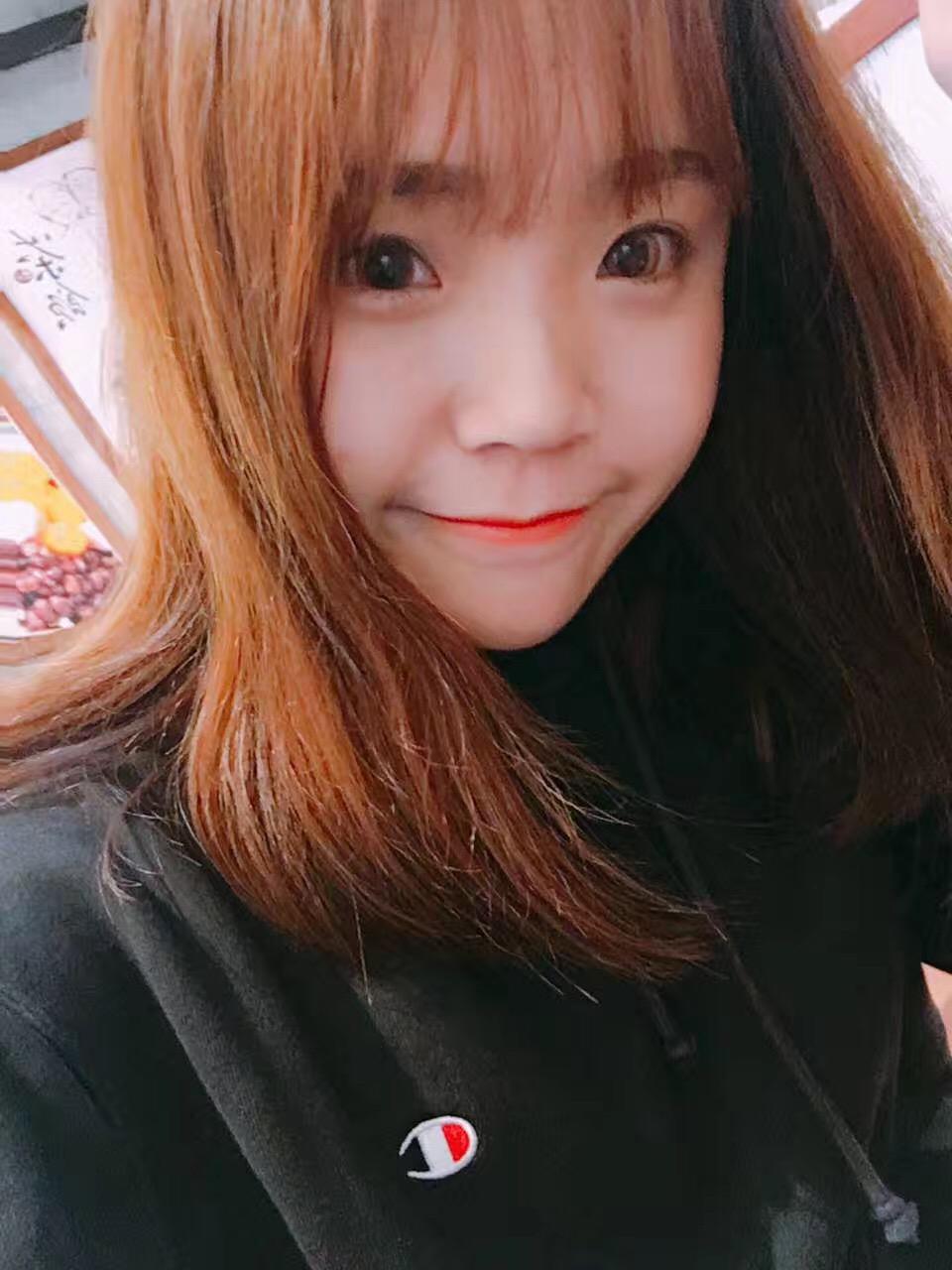 脸大的女生怎么拍照好看? - 知乎