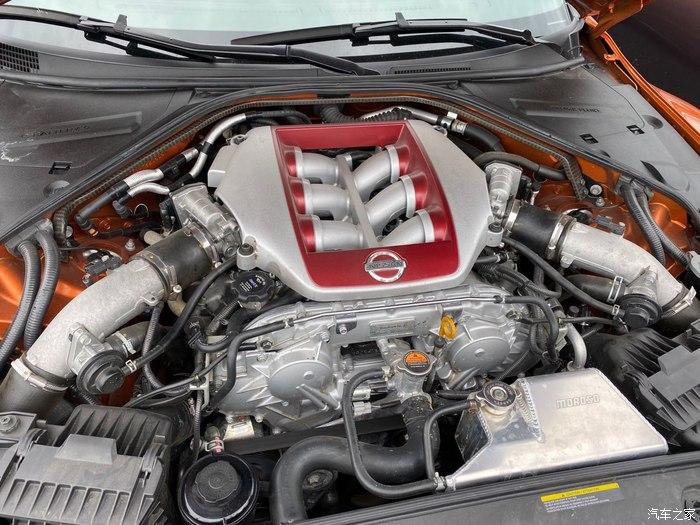 8l v6双涡轮发动机,配备6速双离合变速箱,美规的2017款gt