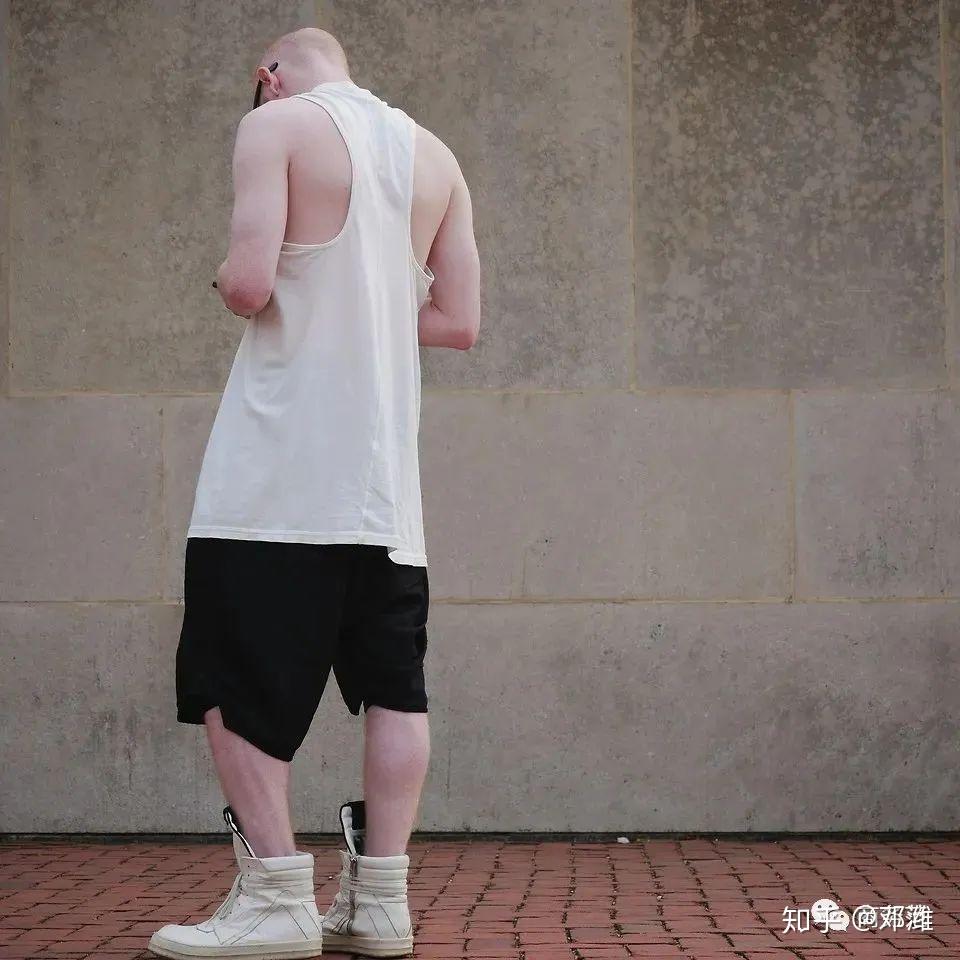 穿背心的男人，不一定是大爷 - 知乎